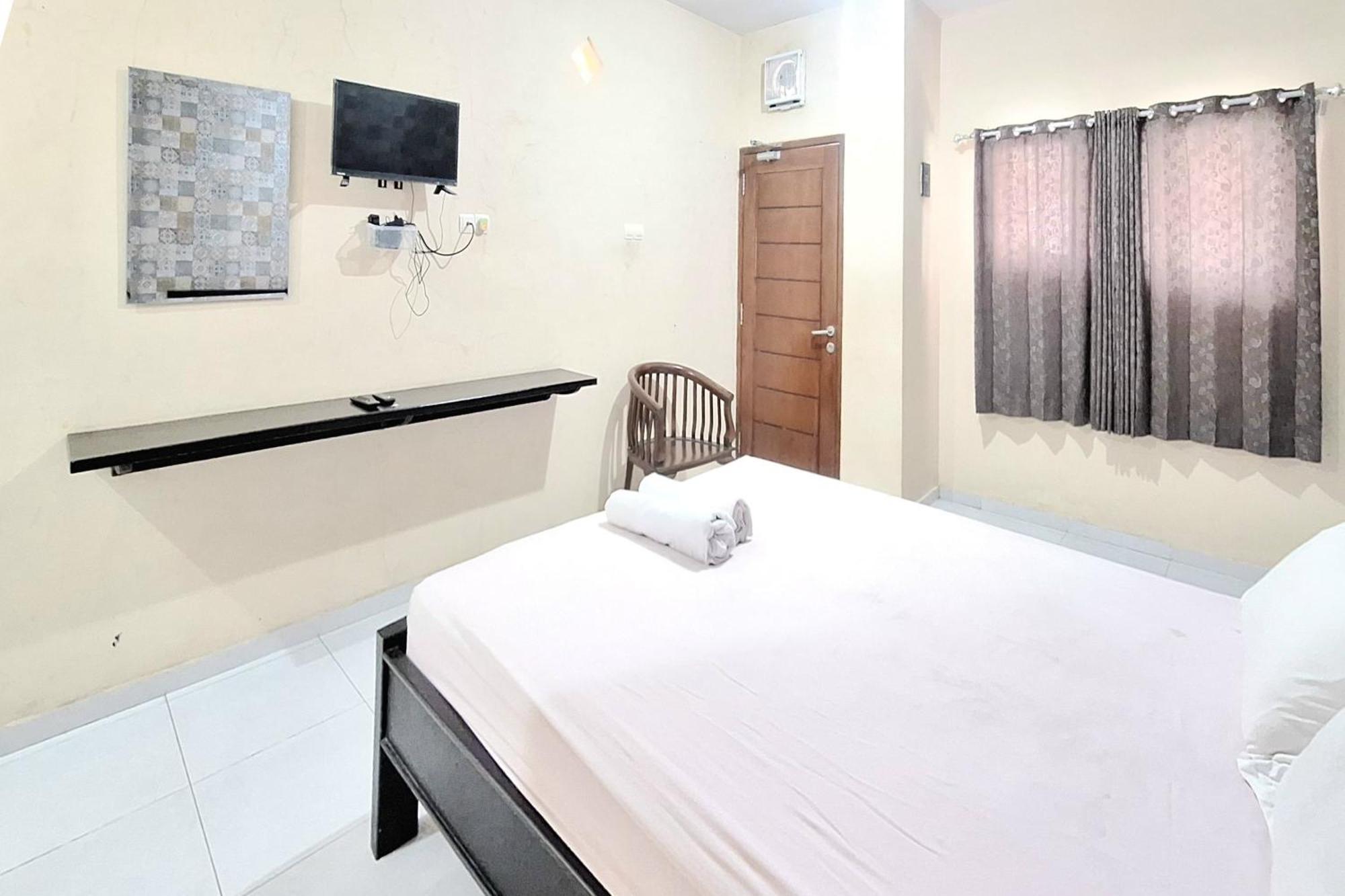 Villa Bukit Bunga Syariah Redpartner Pacet Mojokerto Екстер'єр фото