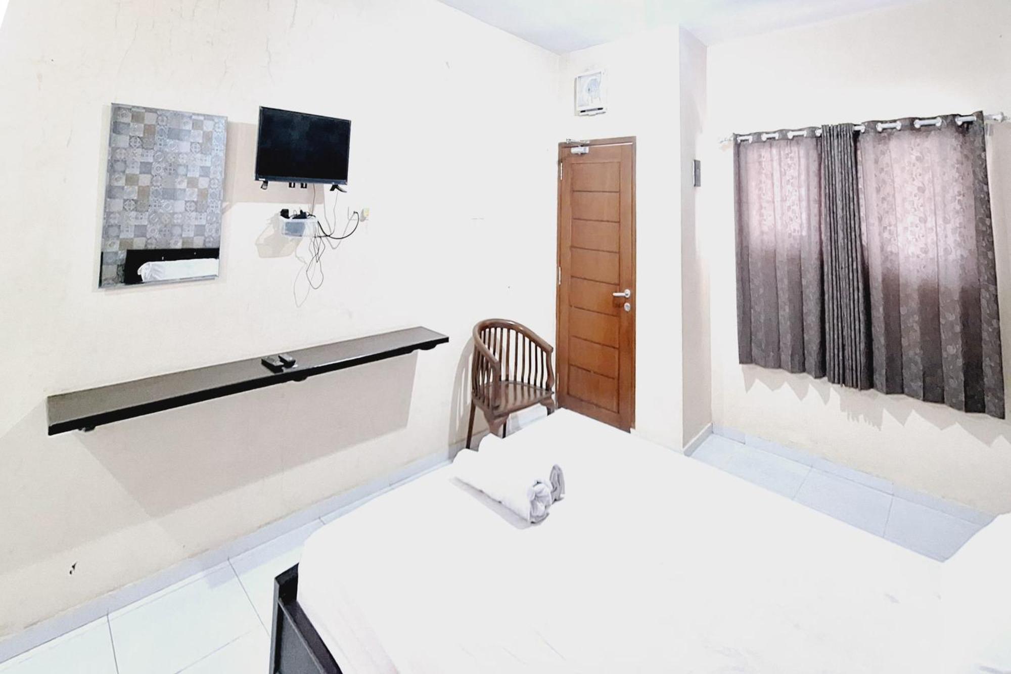 Villa Bukit Bunga Syariah Redpartner Pacet Mojokerto Екстер'єр фото